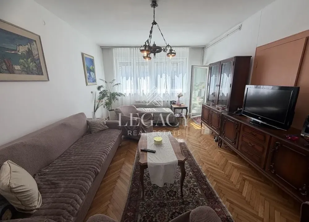 Izdavanje, trosoban stan, 65m², Palata Pravde, Beograd