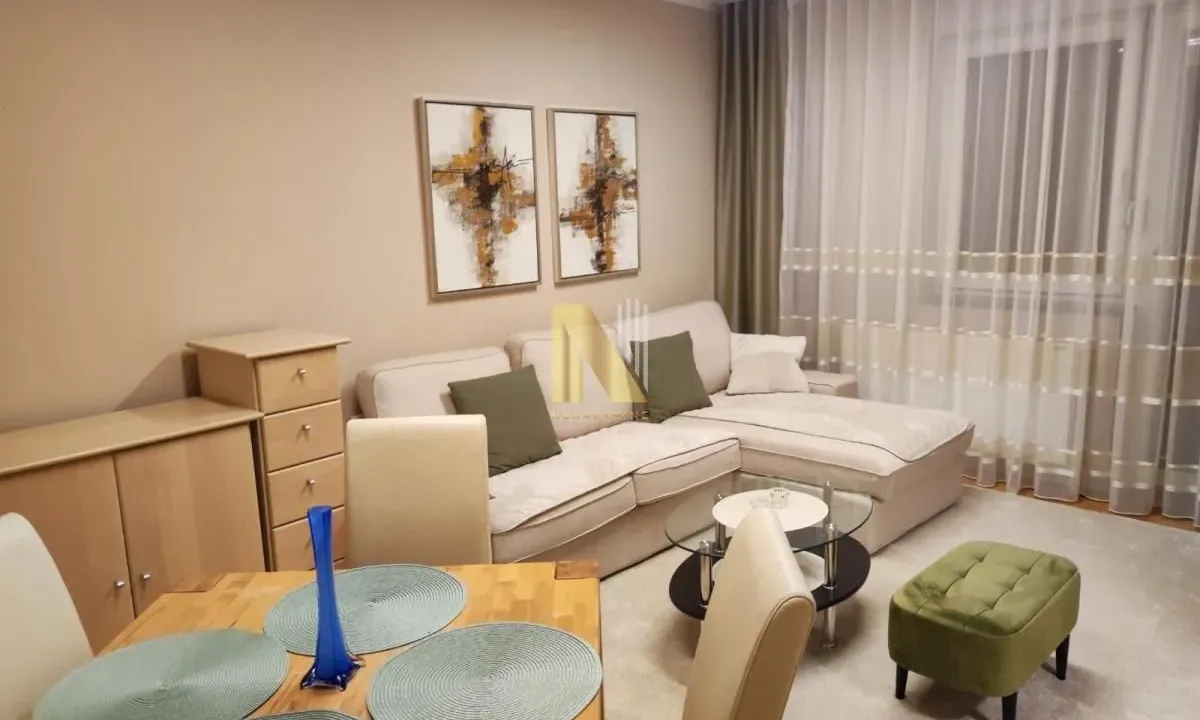 Izdavanje, dvosoban stan, 45m², Novi Sad, Srbija