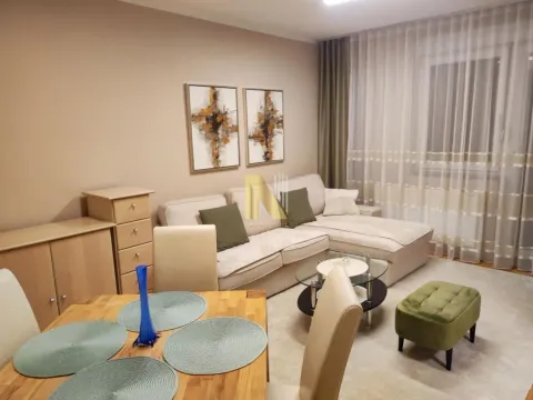 Izdavanje, dvosoban stan, 45m², Novi Sad, Srbija - image 1