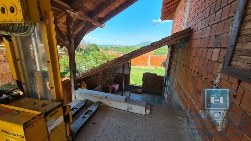Sale, office space, 360m², Stropsko, Vranje