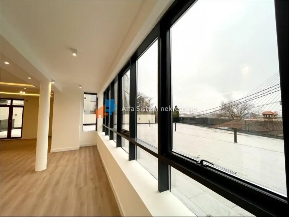 Rent, office space, 500m², Senjak, Beograd