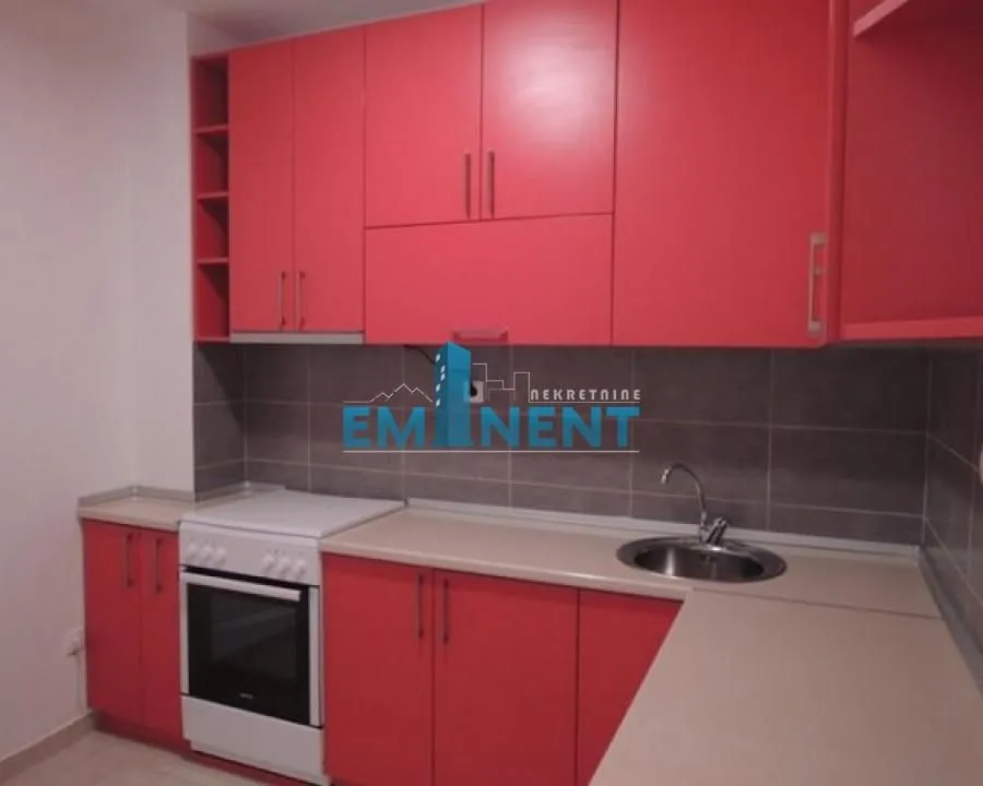 Izdavanje, trosoban stan, 80m², Profesorska Kolonija, Palilula Sve Podlokacije