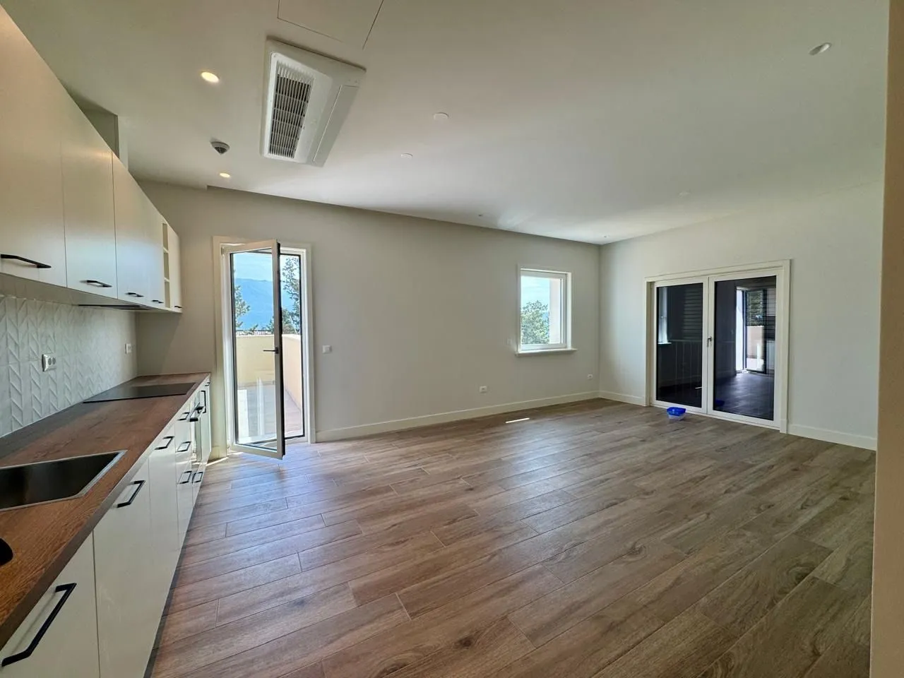 Rent, three bedroom apartment, 186m², Luštica Bay, Tivat