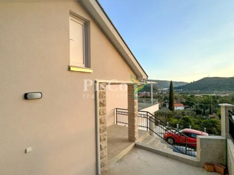 Izdavanje, kuća, 200m², Zelenika, Herceg Novi - image 4