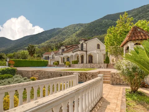 Rent, house, 278m², Stoliv, Kotor - image 8