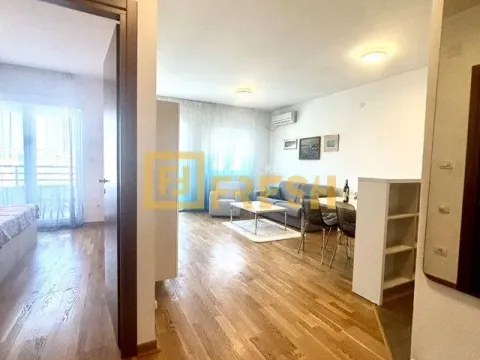 Prodaja, jednosoban stan, 51m², City Kvart, Podgorica - image 7