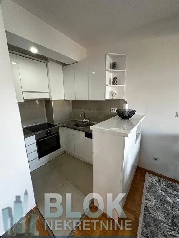 Izdavanje, dvosoban stan, 70m², Preko Morače, Podgorica