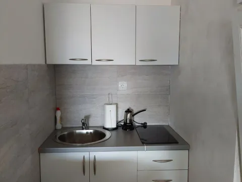 Rent, studio apartment, 35m², Podi, Herceg Novi - image 2