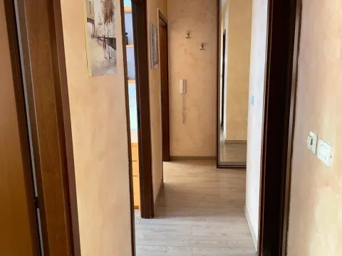 Izdavanje, dvosoban stan, 75m², City Kvart, Podgorica - image 1