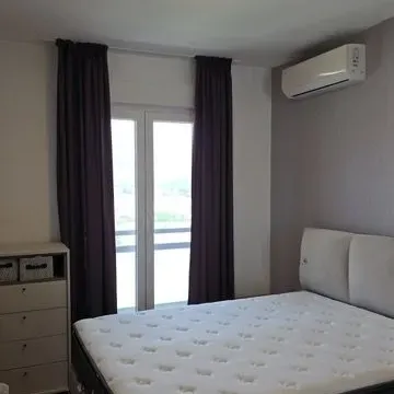 Prodaja, dvosoban stan, 63m², City Kvart, Podgorica - image 2