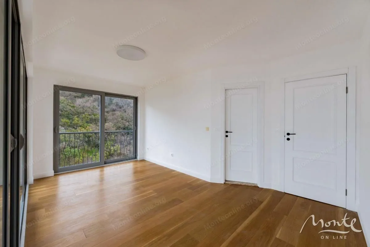 Sale, three bedroom apartment, 160m², Pržno, Budva