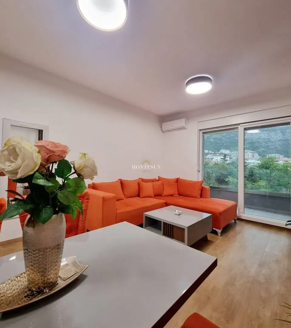 Rent, two bedroom apartment, 69m², Centar, Budva