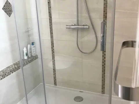 Izdavanje, trosoban stan, 106m², Tivat, Crna Gora - image 15