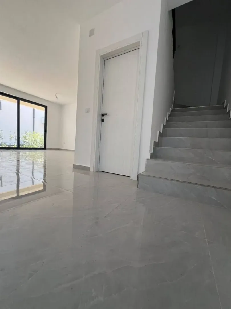 Prodaja, kuća, 166m², Lastva Grbaljska, Kotor