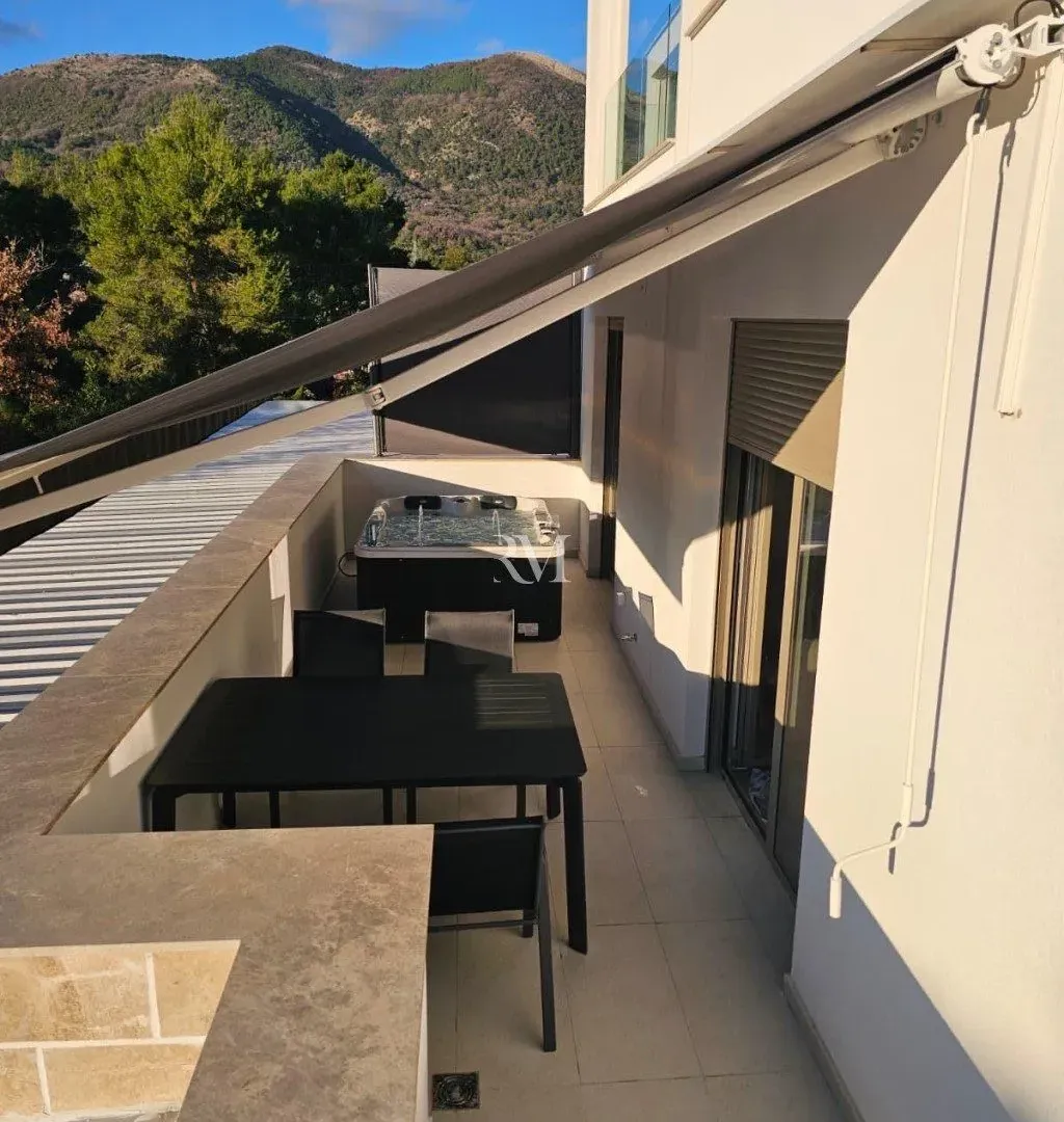 Prodaja, dvosoban stan, 63m², Tivat, Crna Gora