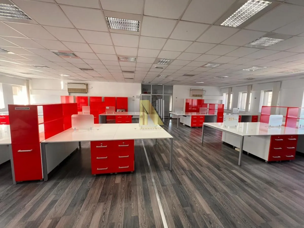 Rent, office space, 780m², Novo naselje, Novi Sad