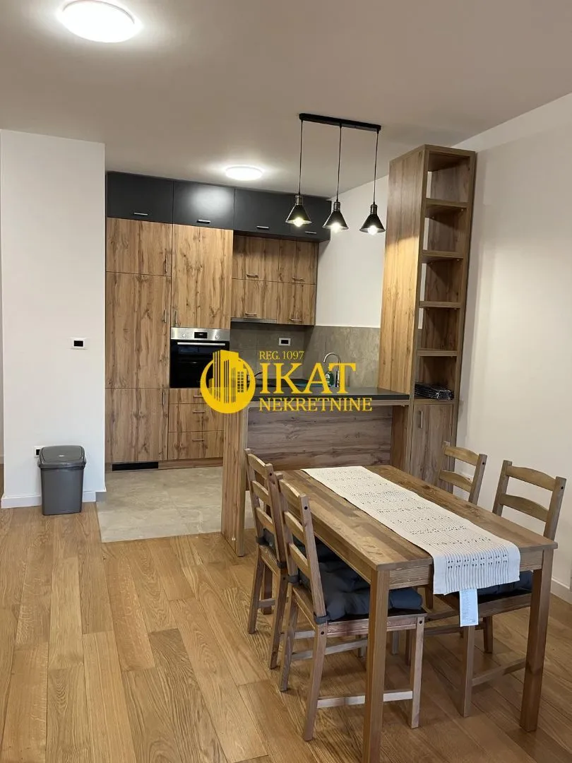 Izdavanje, dvosoban stan, 64m², Zemun Gornji Grad, Zemun Sve Podlokacije