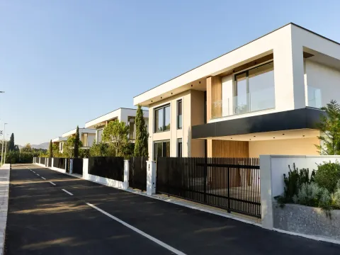 Sale, house, 262m², Donja Gorica, Podgorica - image 6