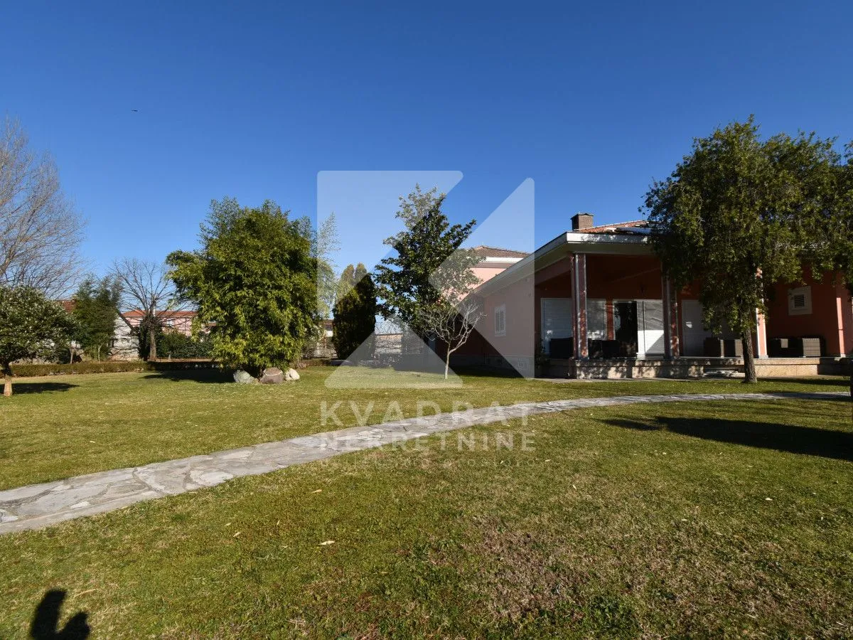 Rent, house, 300m², Donja Gorica, Podgorica