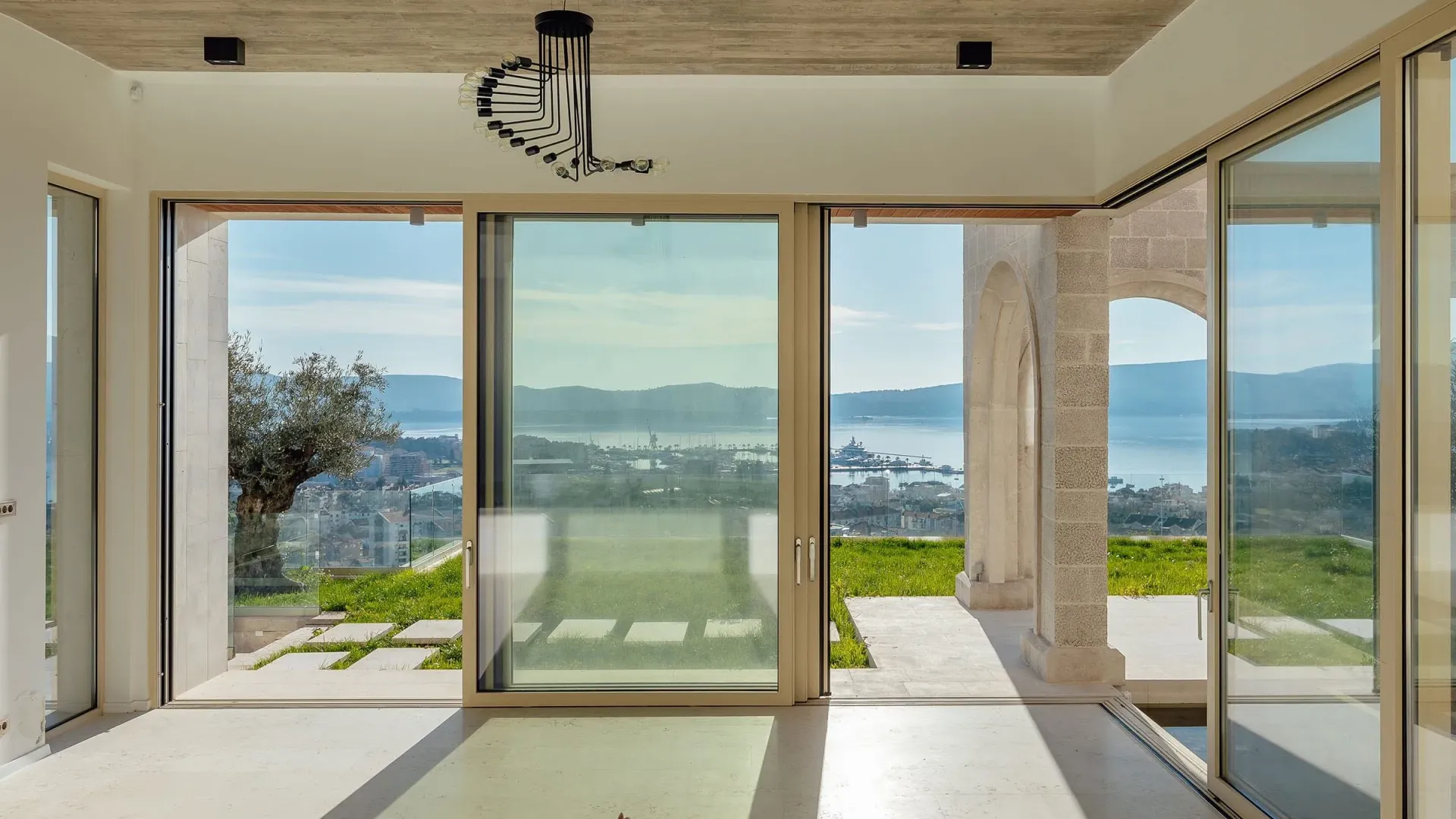 Prodaja, kuća, 1400m², Tivat, Crna Gora
