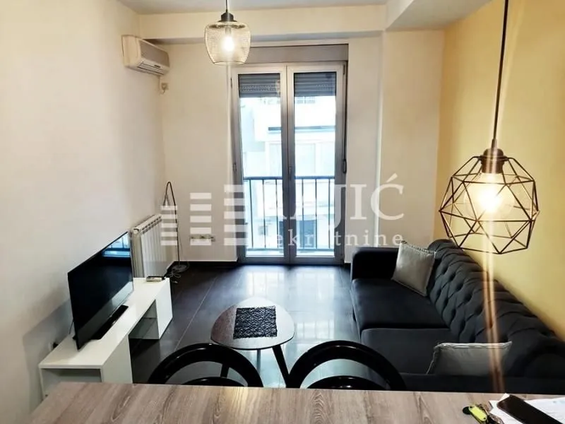 Rent, two bedroom apartment, 37m², Kalenić Pijaca, Vračar Sve Podlokacije