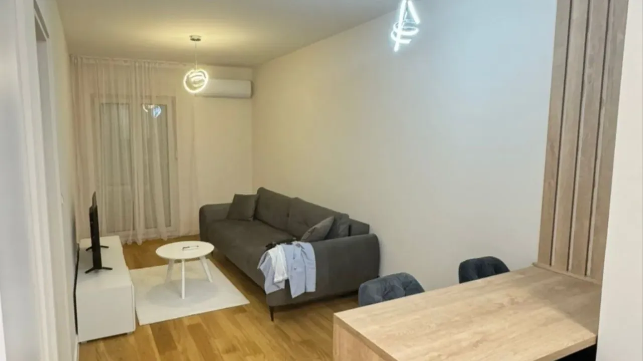 Izdavanje, stan, 39m², Central Point, Podgorica