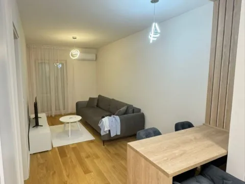 Izdavanje, stan, 39m², Central Point, Podgorica
