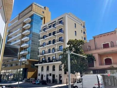 Prodaja, jednosoban stan, 43m², Centar, Budva - image 1