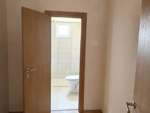 Rent, two bedroom apartment, 90m², Dalmatinska ulica, Podgorica - image 4