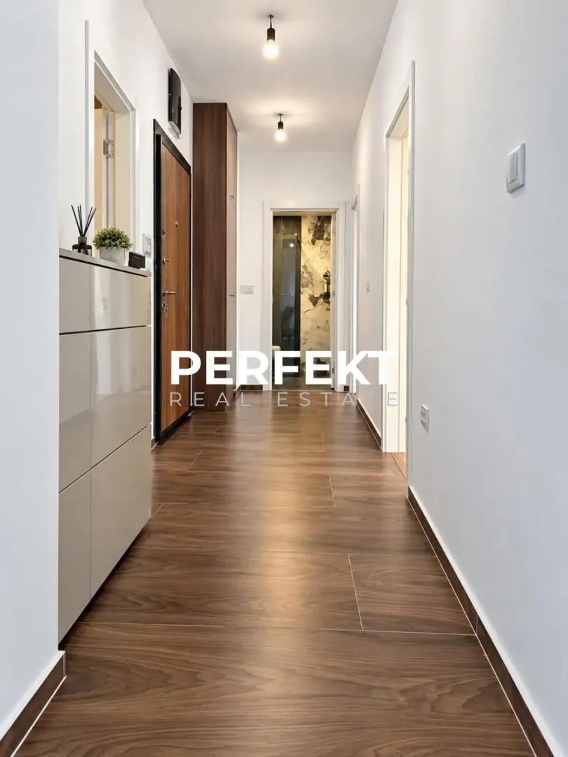 Prodaja, trosoban stan, 95m², Pančevo, Srbija