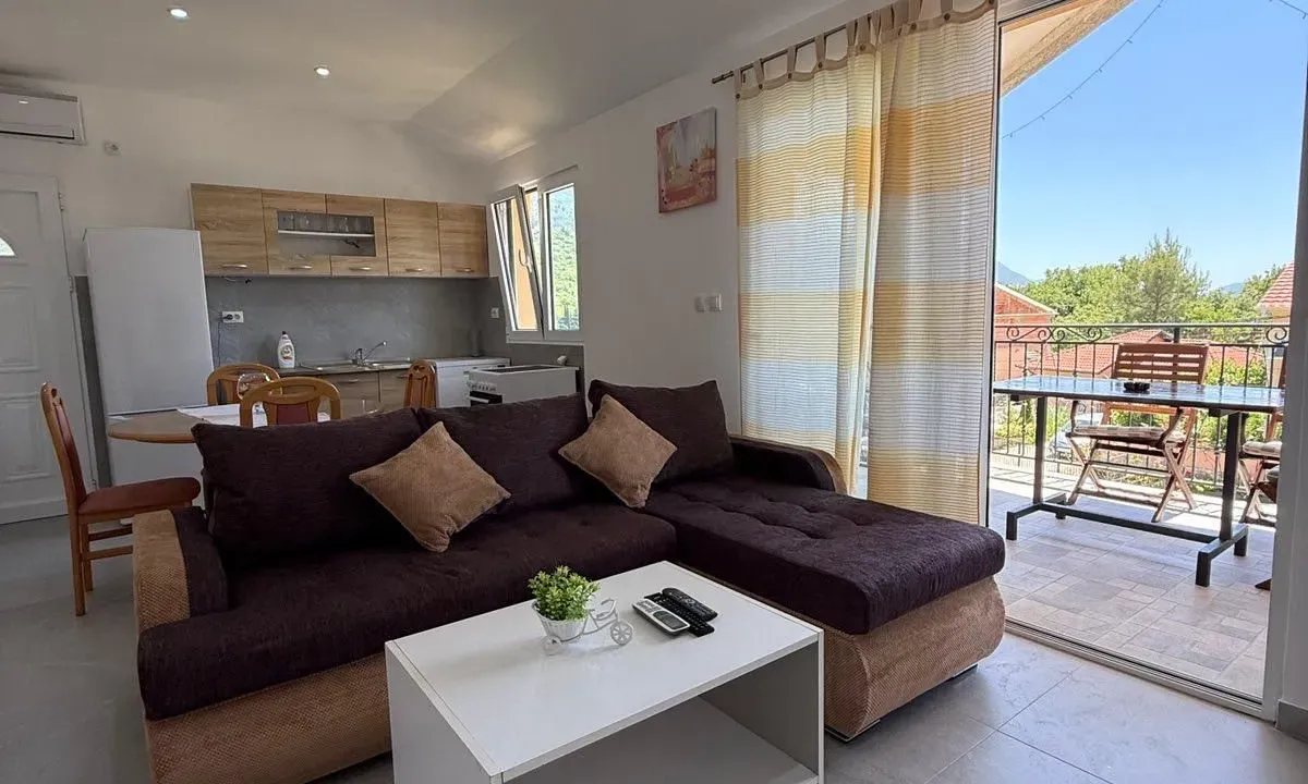Rent, three bedroom apartment, 85m², Gradiošnica, Tivat