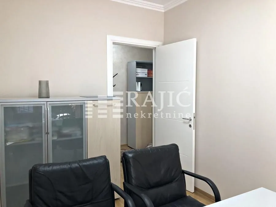 Sale, three bedroom apartment, 82m², Južni Bulevar, Vračar Sve Podlokacije
