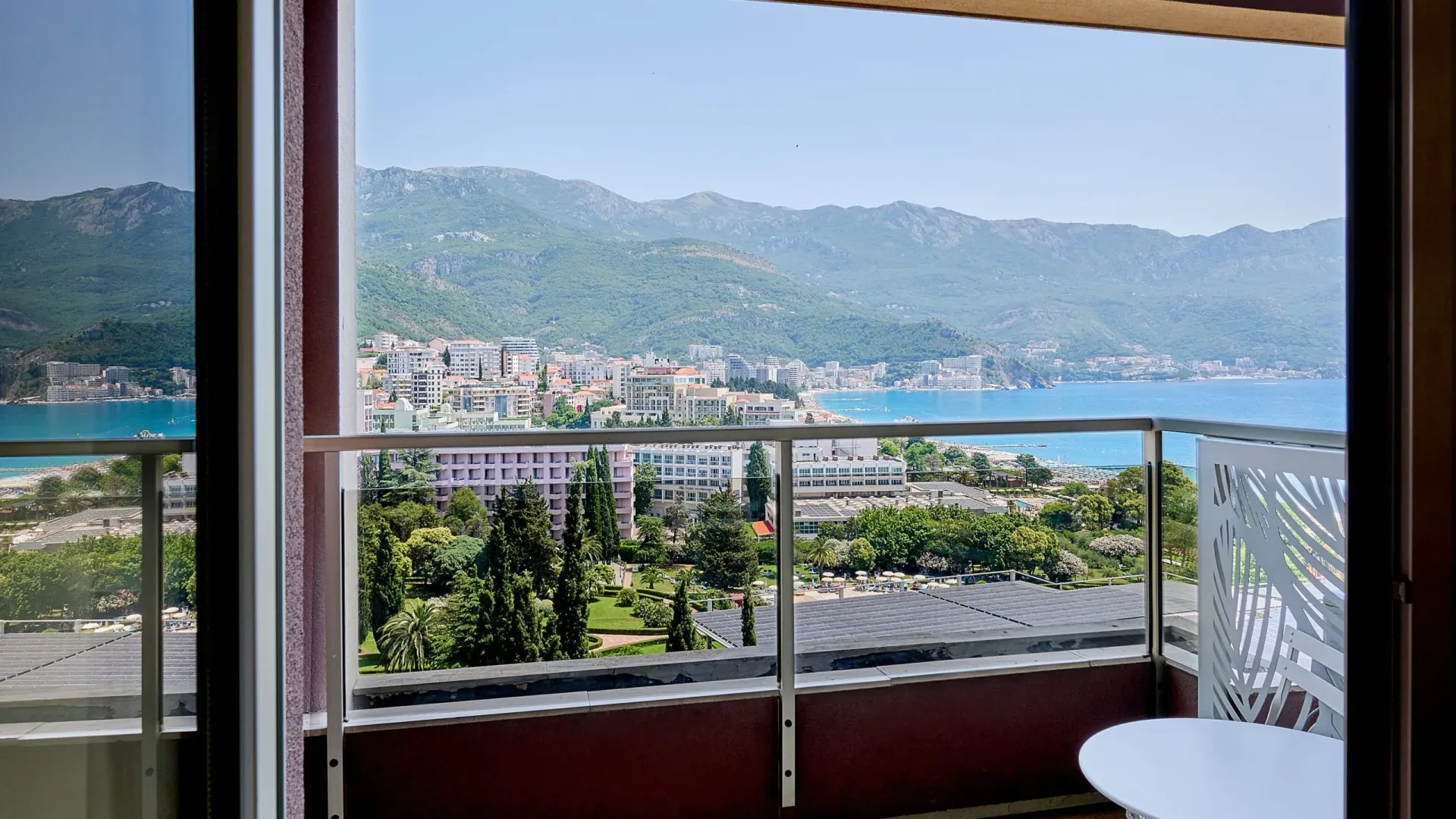 Rent, two bedroom apartment, 50m², Bečići, Budva