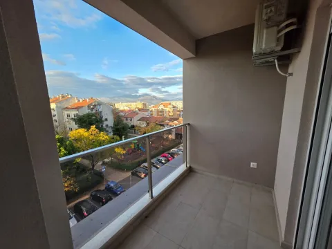 Izdavanje, jednosoban stan, 46m², Stari Aerodrom, Podgorica - image 12