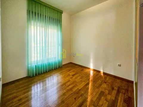 Izdavanje, dvosoban stan, 70m², Bečići, Budva - image 10