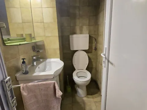 Izdavanje, četvorosoban stan, 106m², Palilula, Niš - image 10