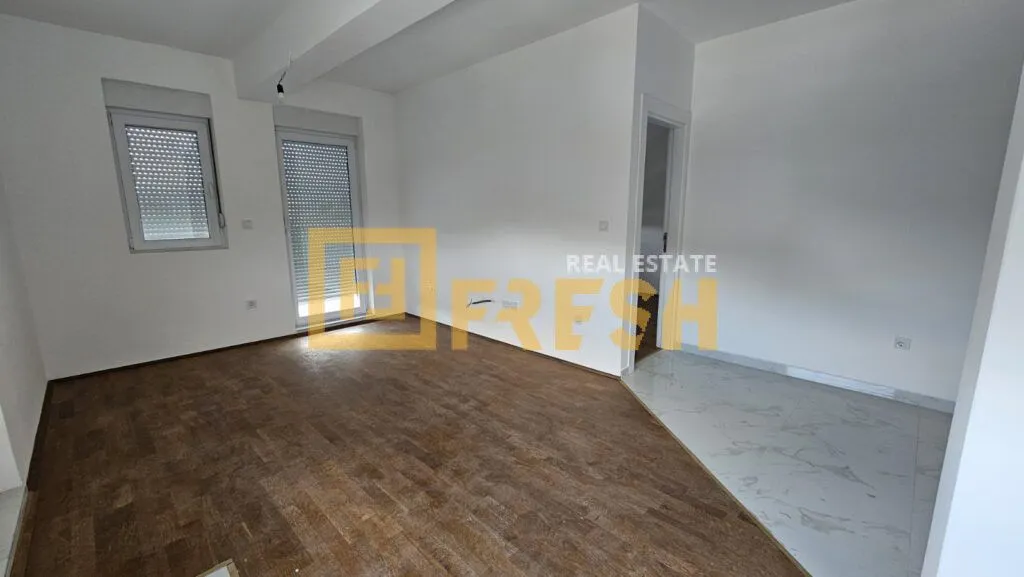 Prodaja, jednosoban stan, 42m², Krivi Most, Podgorica