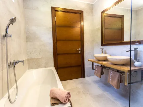 Prodaja, kuća, 360m², Đenovići, Herceg Novi - image 9