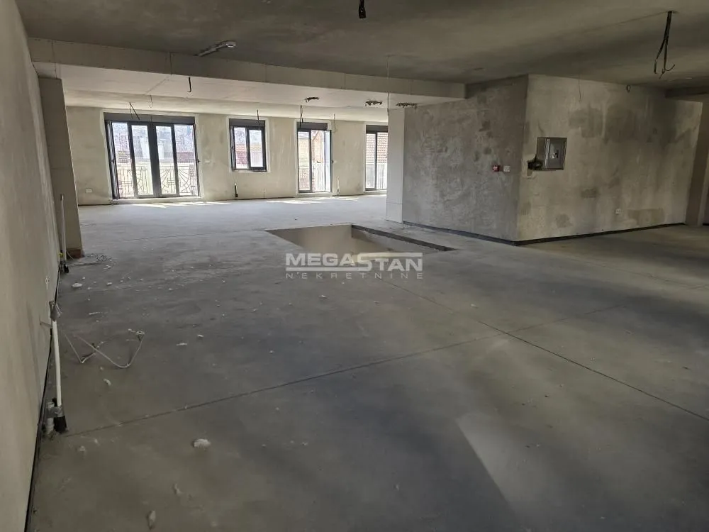 Sale, office space, 256m², Šumice, Beograd
