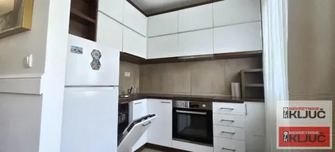 Izdavanje, dvosoban stan, 56m², Bulevar Oslobodjenja, Novi Sad Sve Podlokacije - image 9