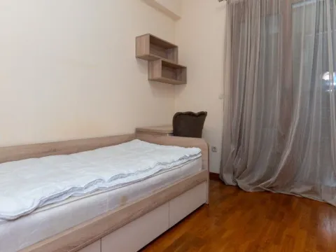 Izdavanje, trosoban stan, 86m², Stara Varoš, Podgorica - image 7