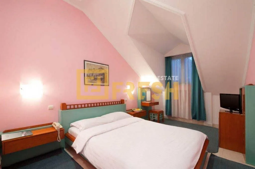 Prodaja, ugostiteljski objekat, 722m², Centar, Podgorica