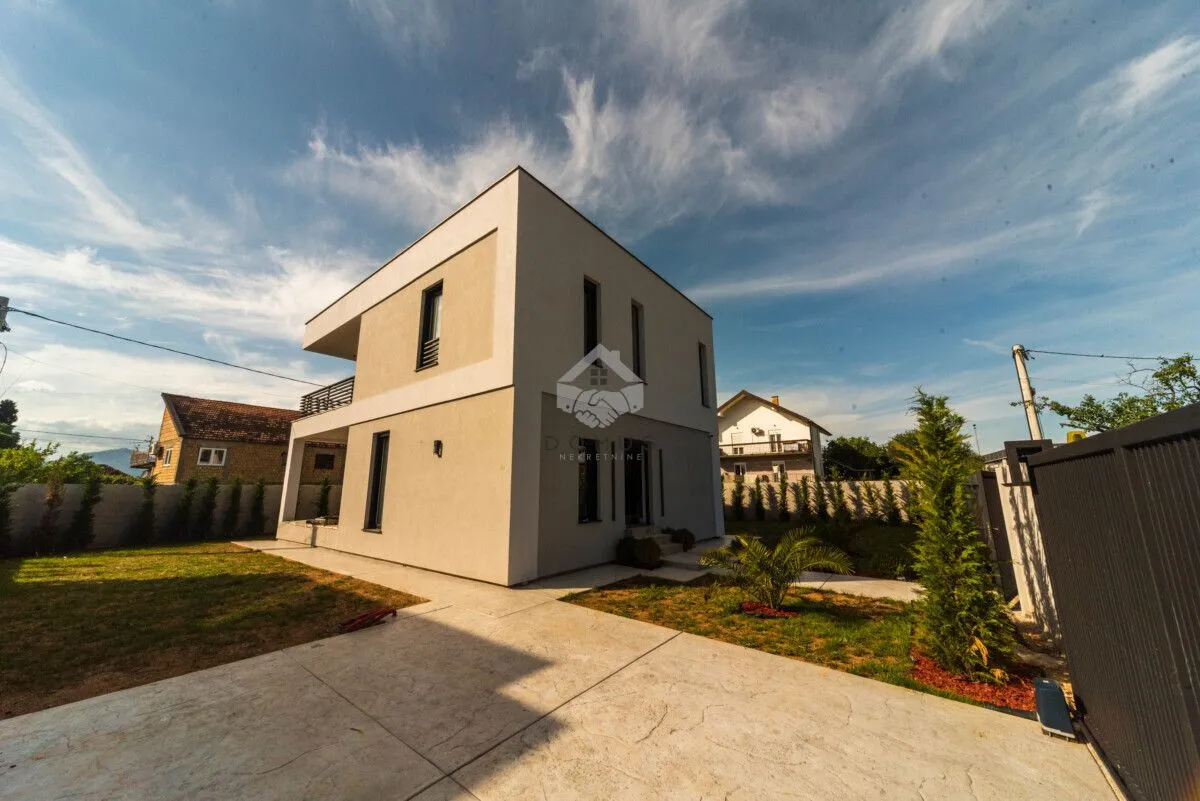 Rent, house, 225m², Gornja Gorica, Podgorica