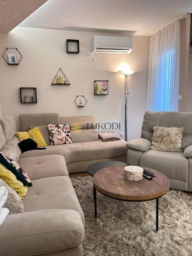 Prodaja, trosoban stan, 58m², Sremska Kamenica, Petrovaradin