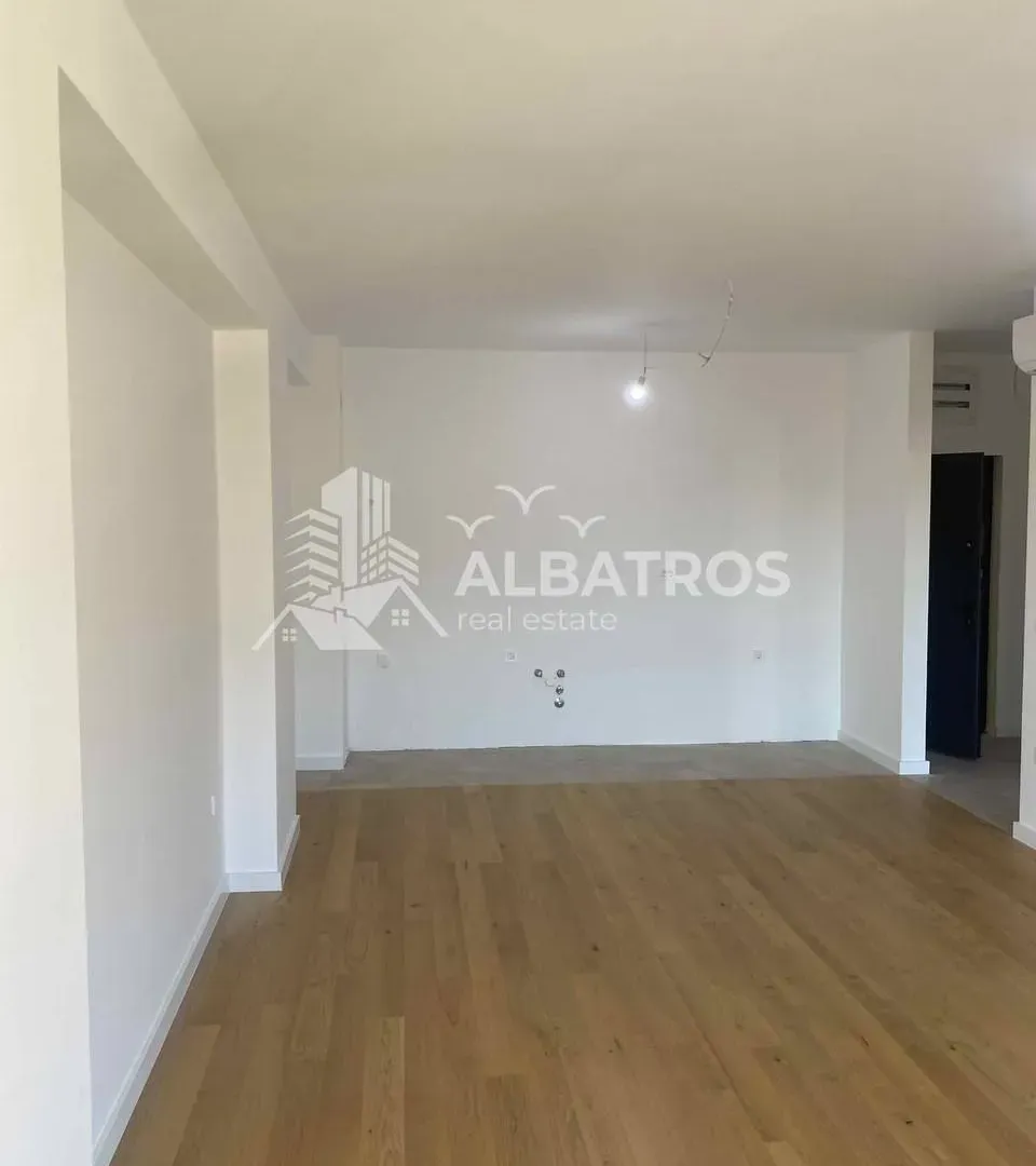 Prodaja, jednosoban stan, 55m², Centar, Bar