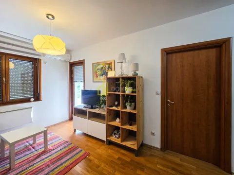 Rent, one bedroom apartment, 33m², Pobrežje, Podgorica - image 4