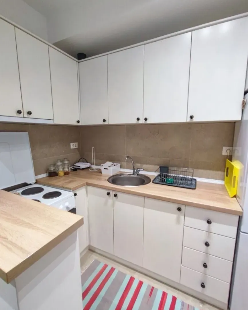 Izdavanje, jednosoban stan, 45m², Blok 6, Podgorica