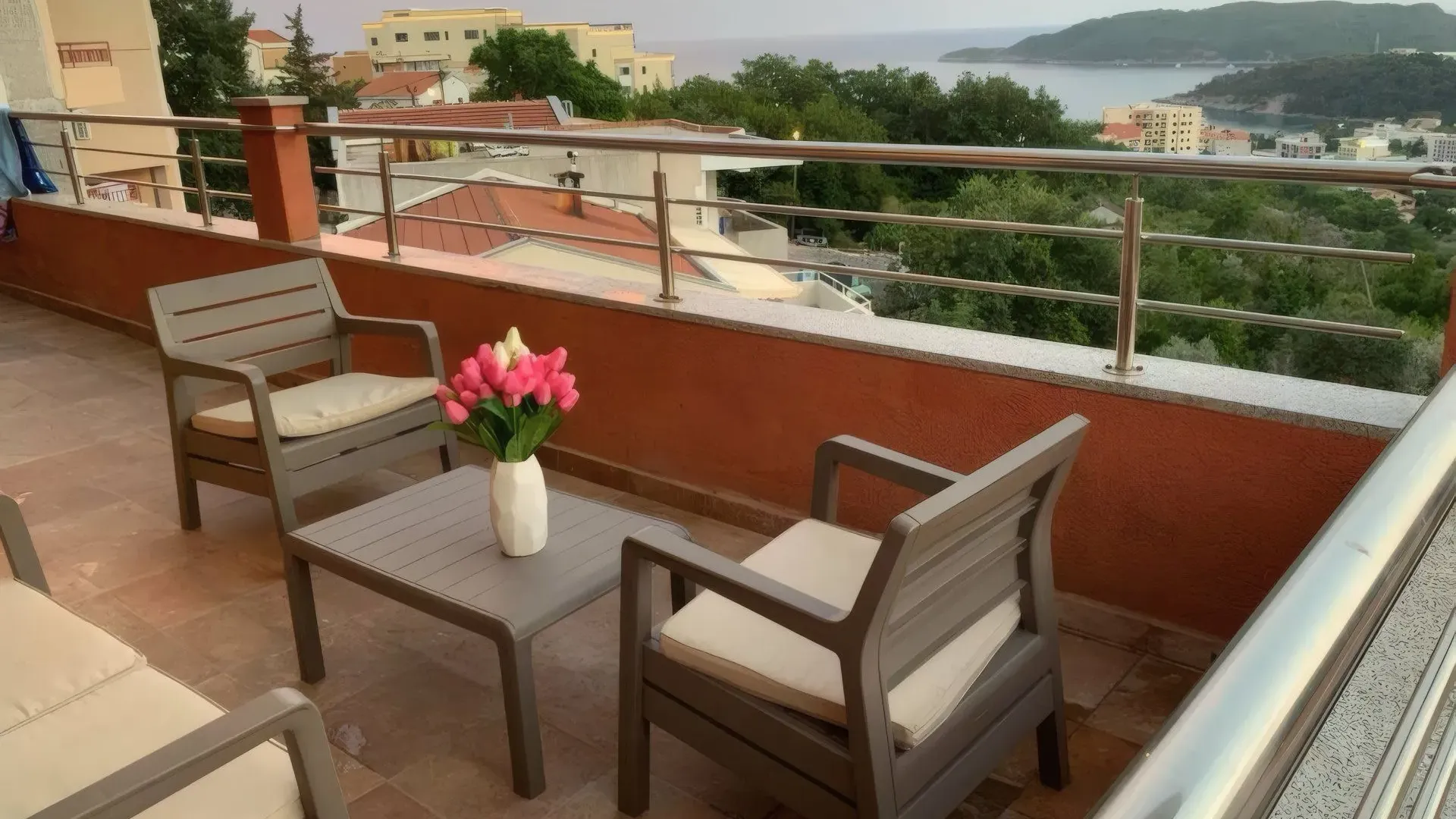 Izdavanje, dvosoban stan, 60m², Bečići, Budva
