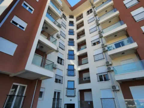 Izdavanje, jednosoban stan, 48m², Stari Aerodrom, Podgorica