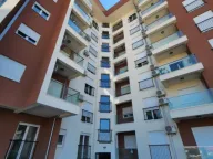 Izdavanje, jednosoban stan, 48m², Stari Aerodrom, Podgorica - image 1